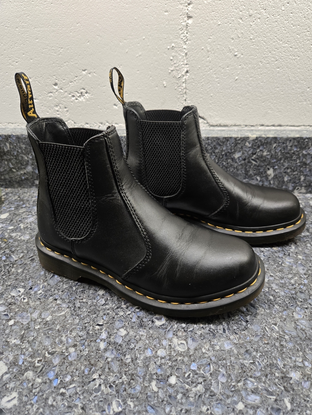 Dr. Martens 2976 Black Leather Chelsea Boots Women’s Size 6 EU 37